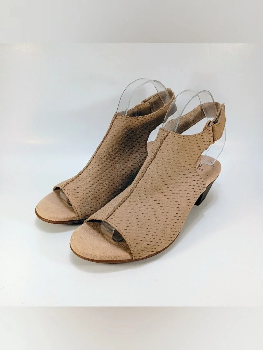Clarks Valarie James Womens 8 Wide Fit Block Heel Slingback Nubuck Sandals